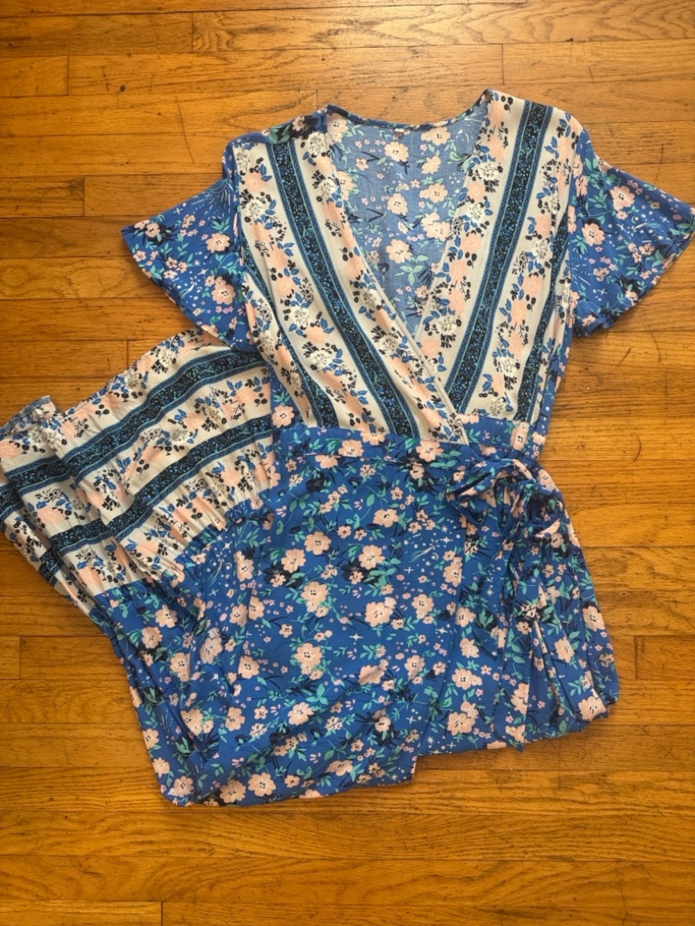 Like New! Floral Wrap V-Neck Blue Maxi Dress - Picture 4 of 7
